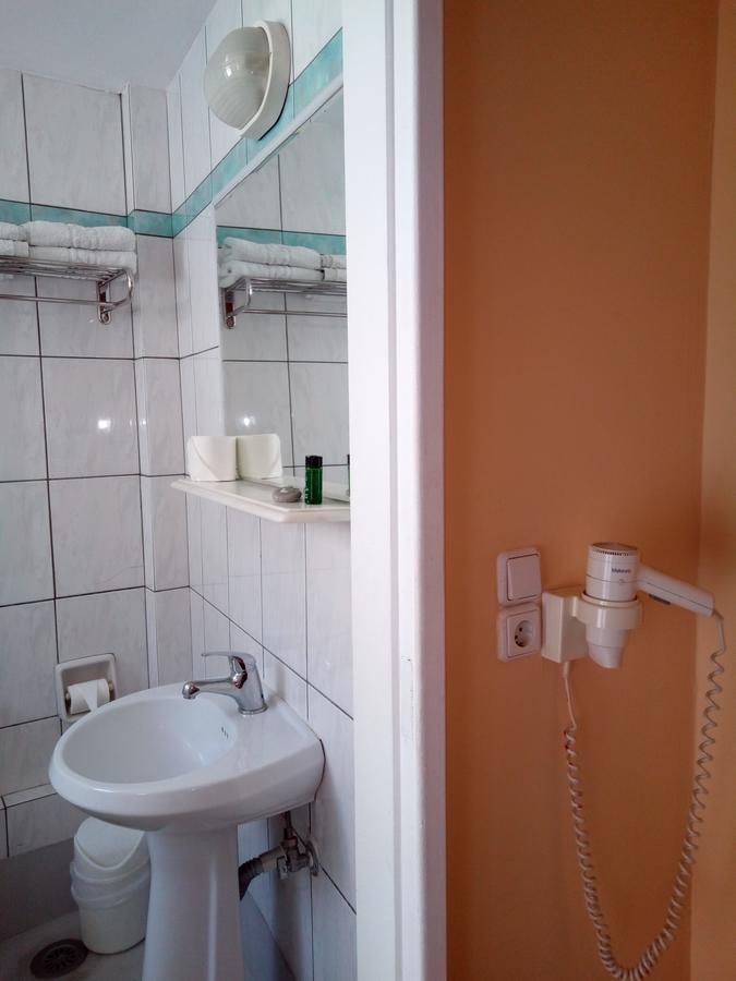 Basic Triple Room