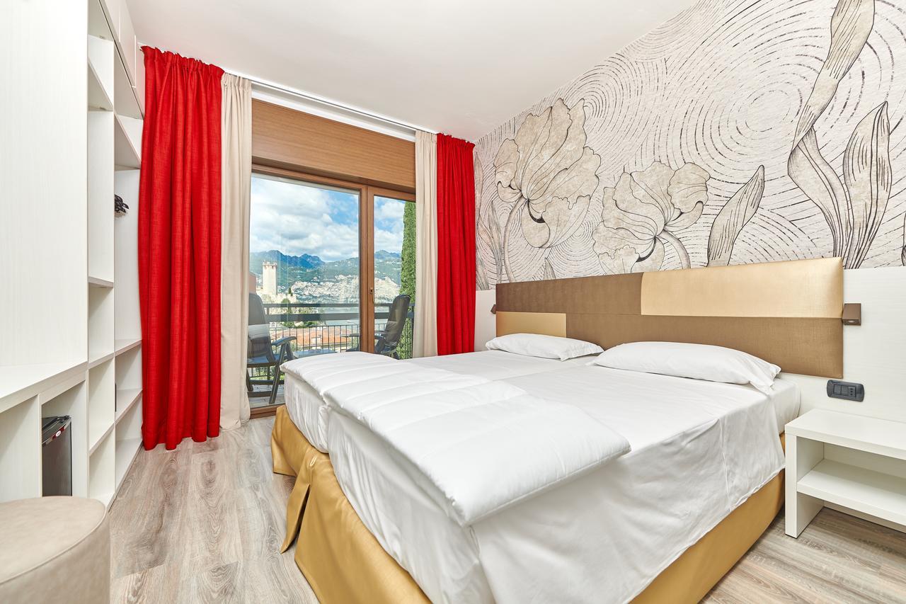 Twin Room Lake View