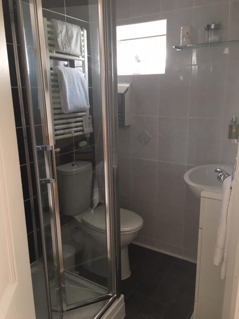 Single Room with Private Bathroom,666352470:JPEG