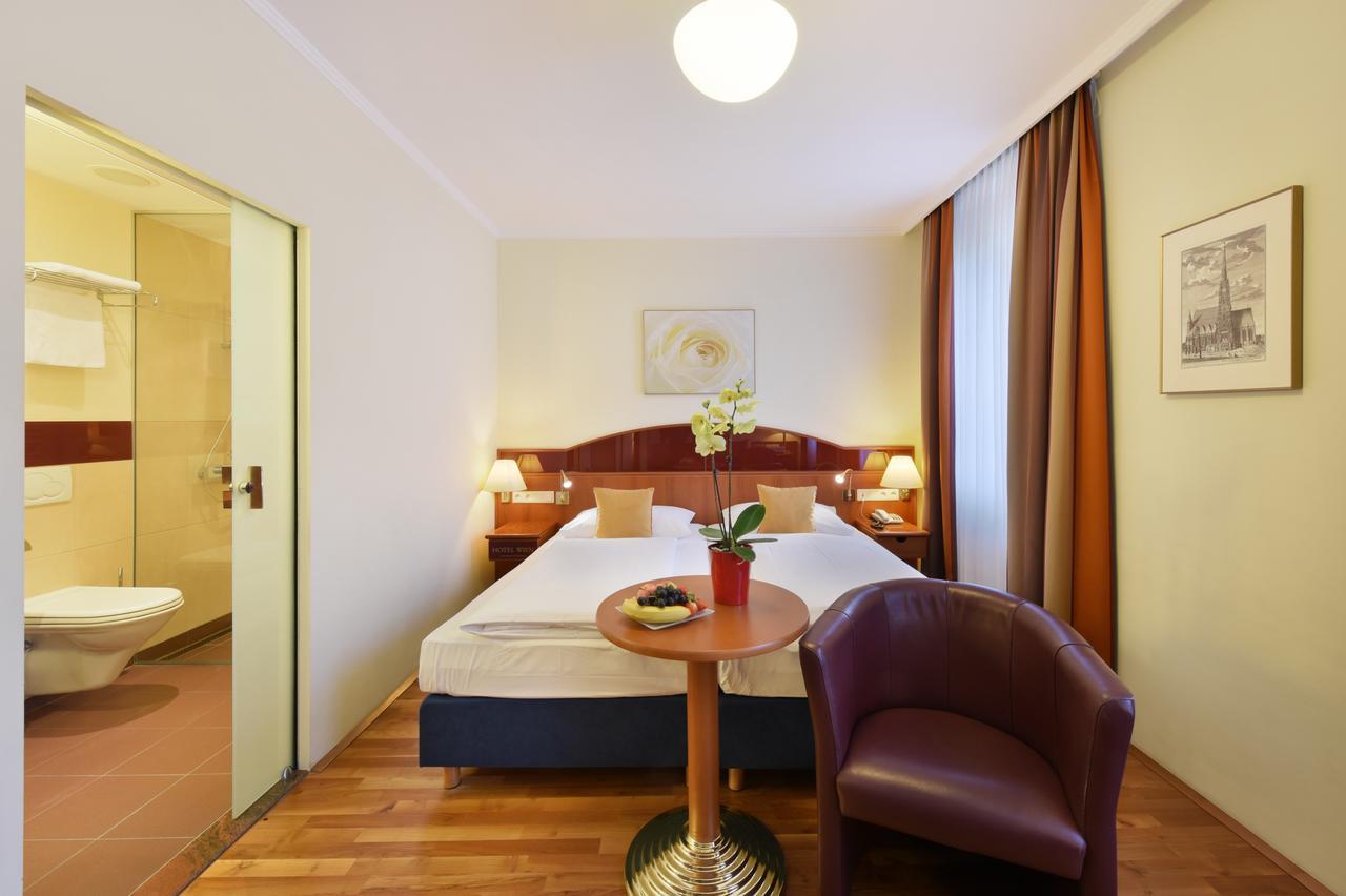 Double Room PREMIUM courtyard view