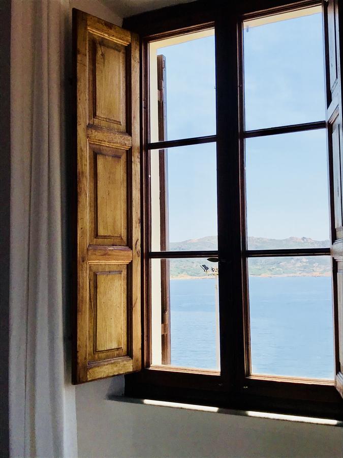 Quarto Duplo com Banheiro Privativo Externo e Vista do Mar