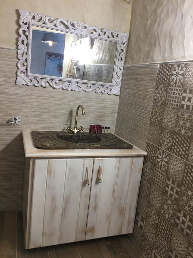Family Room Private Bathroom