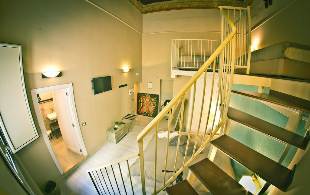 Quadruple Room Split Level