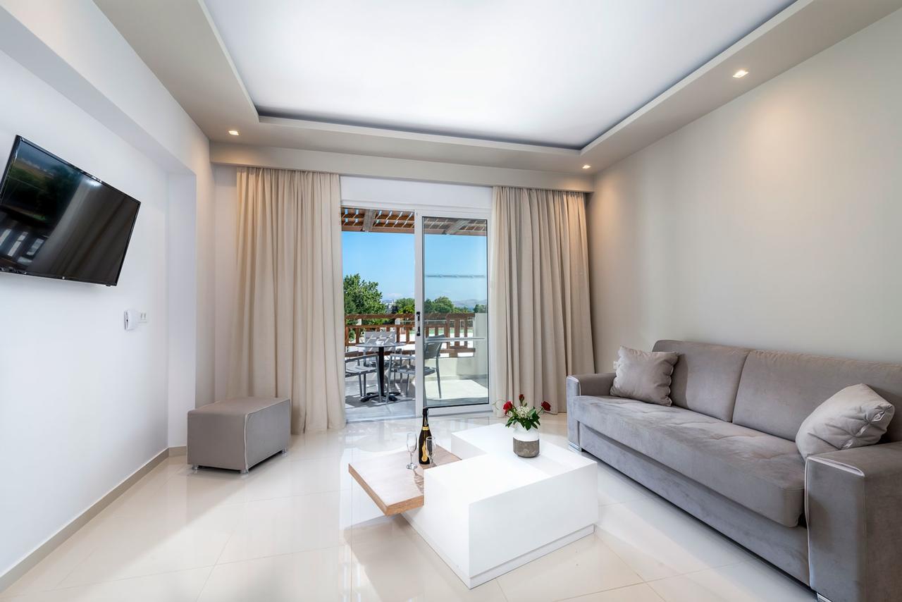 Deluxe Family Suite