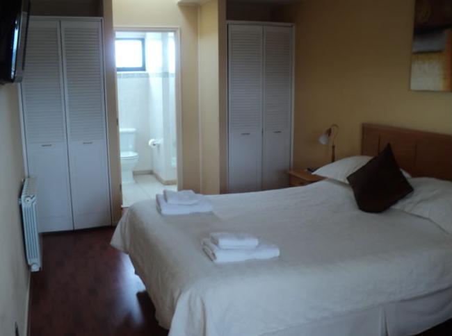 Habitación con cama extragrande y sofá cama - No fumadores