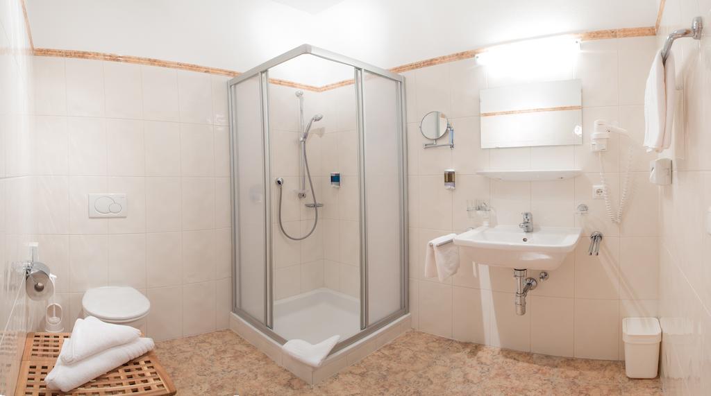 Standard Double Room,520226118:JPEG