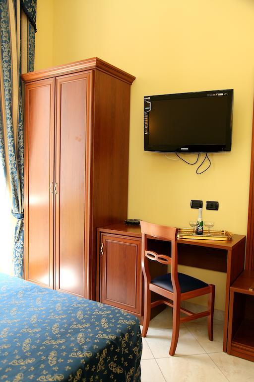 Single Room,67408217:JPEG