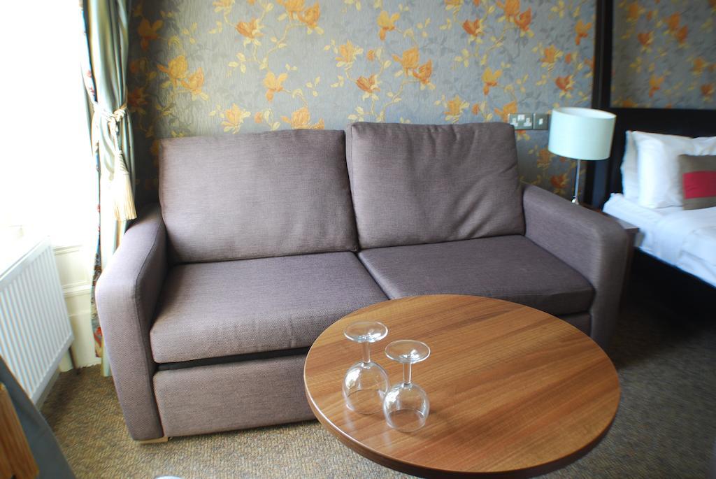 Four-Poster Suite