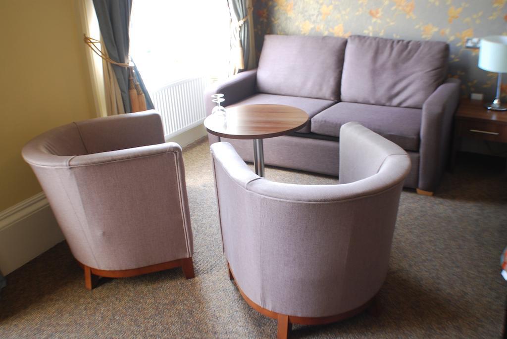 Four-Poster Suite