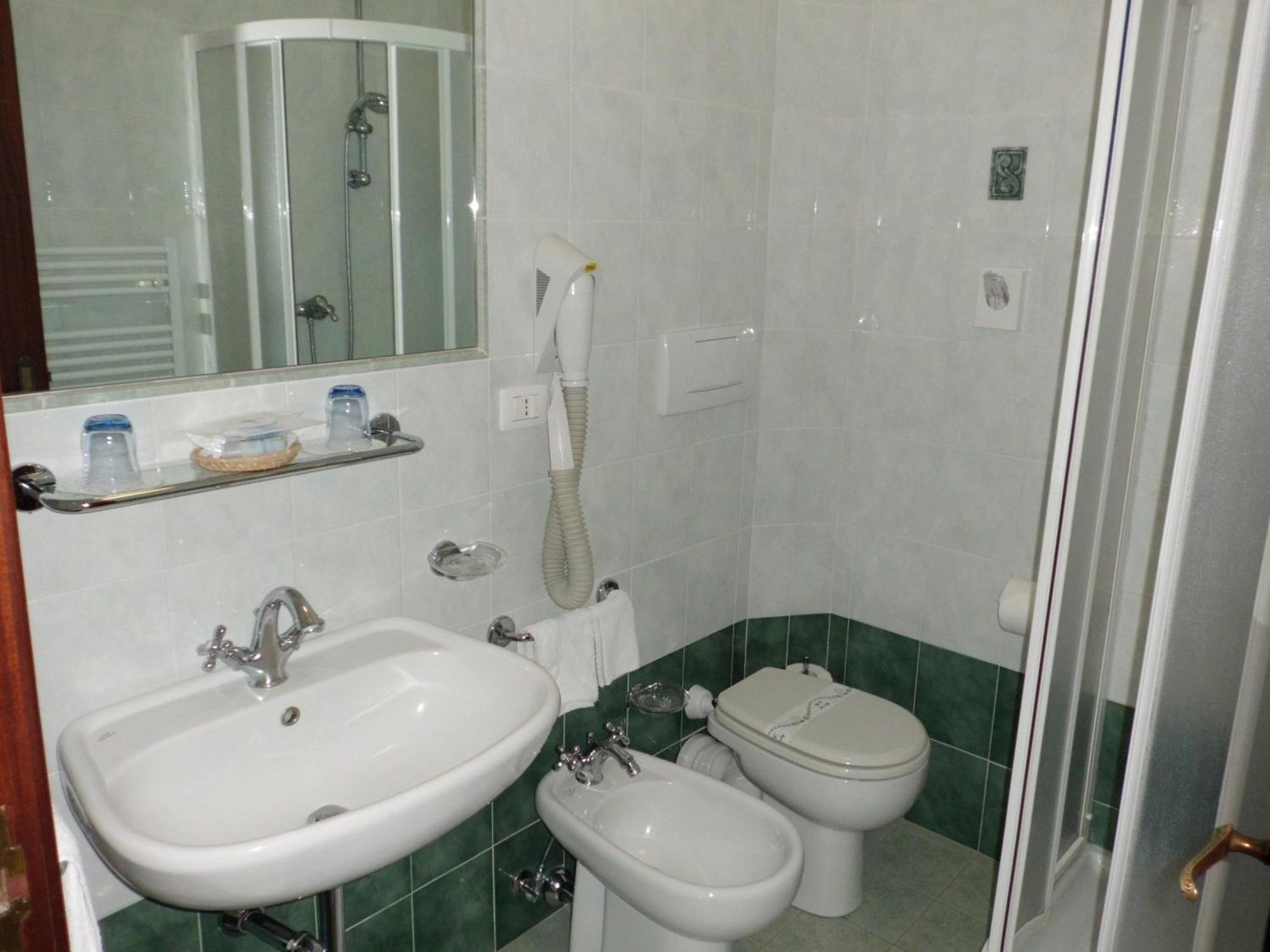 Single Room,33553765:JPEG