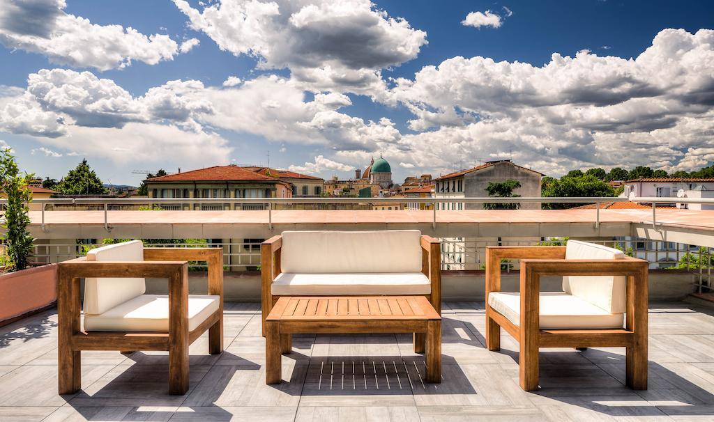 Suite Terrace kitchen & Pool Access