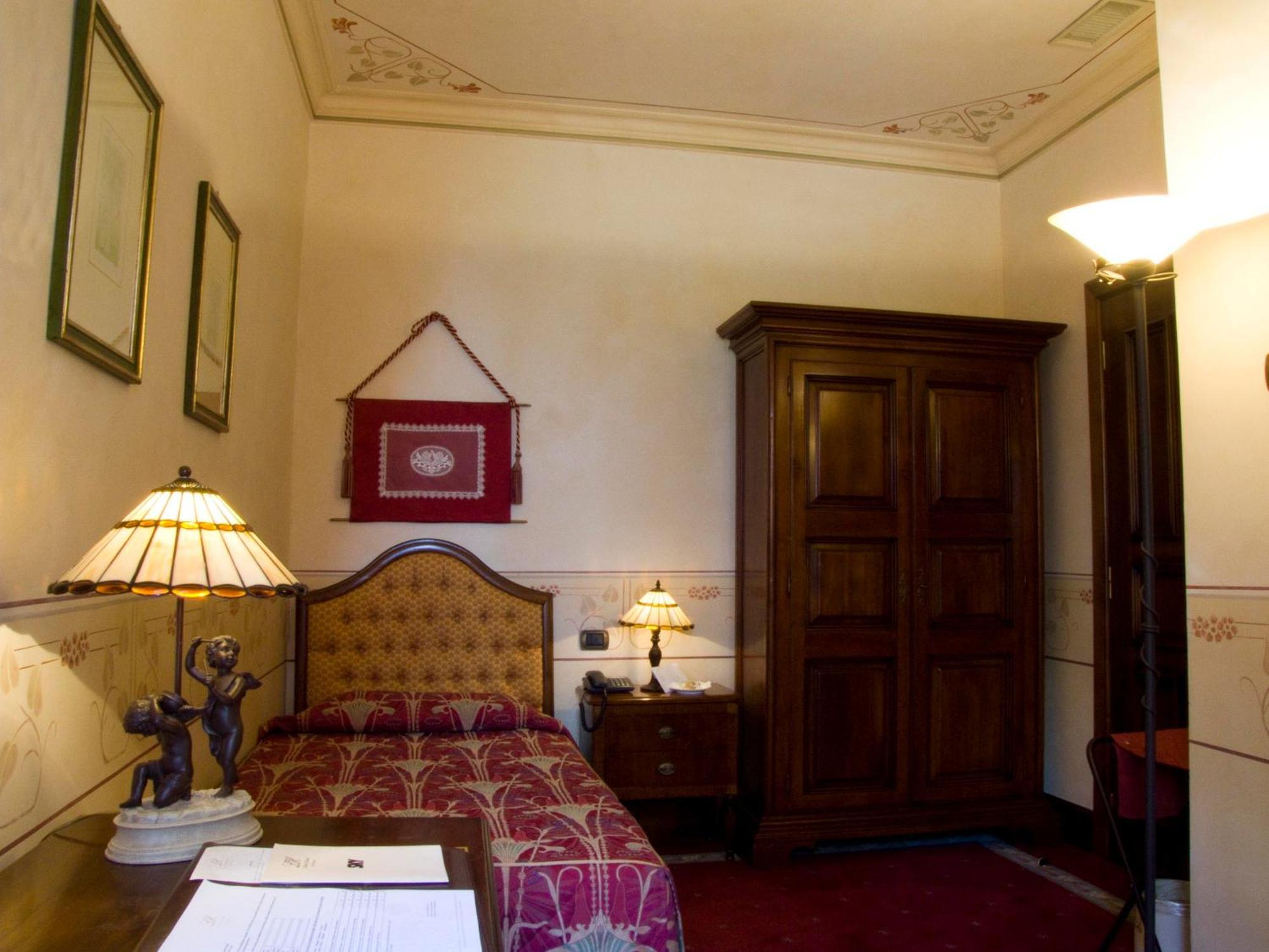 Deluxe Single Room