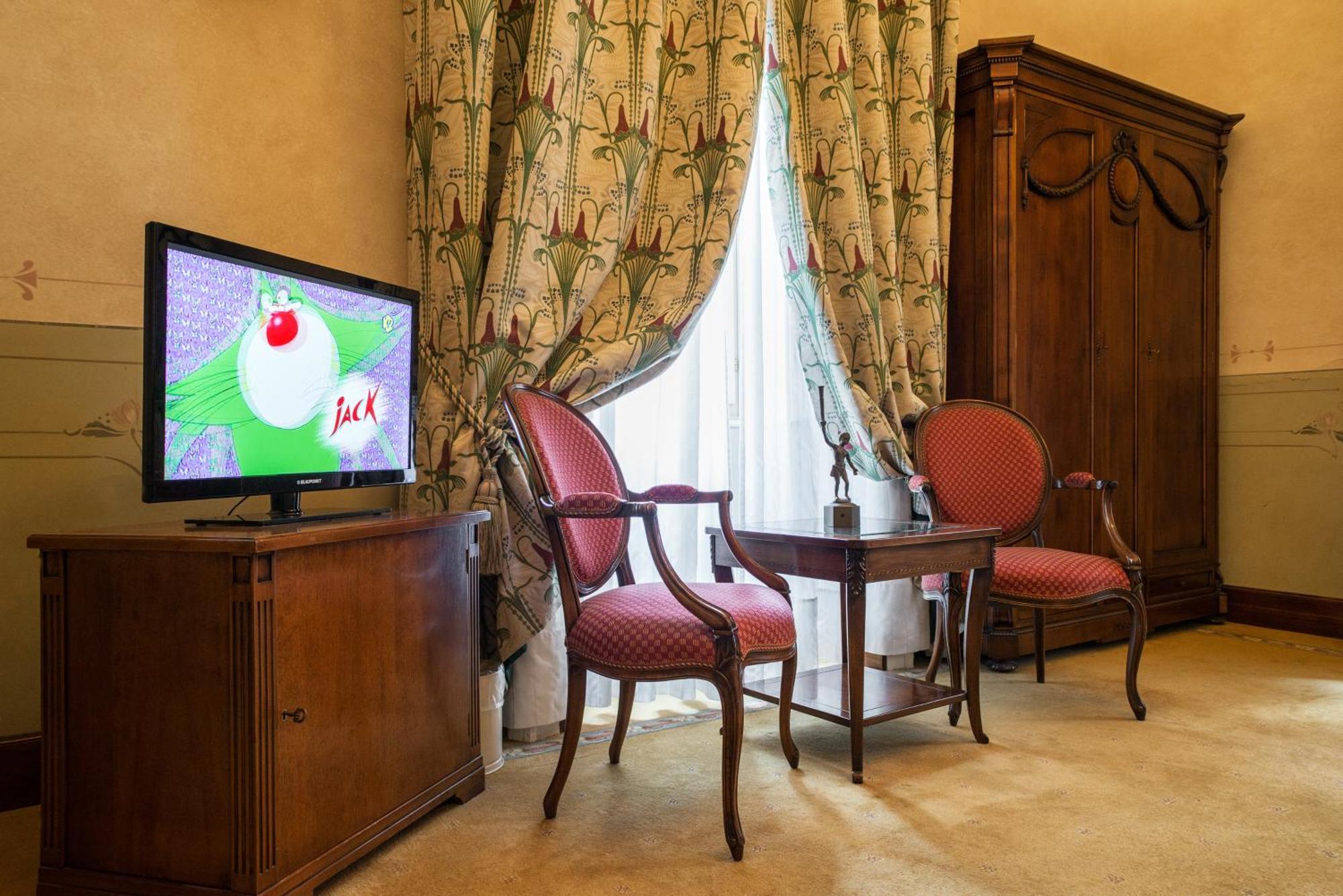 Deluxe Suite