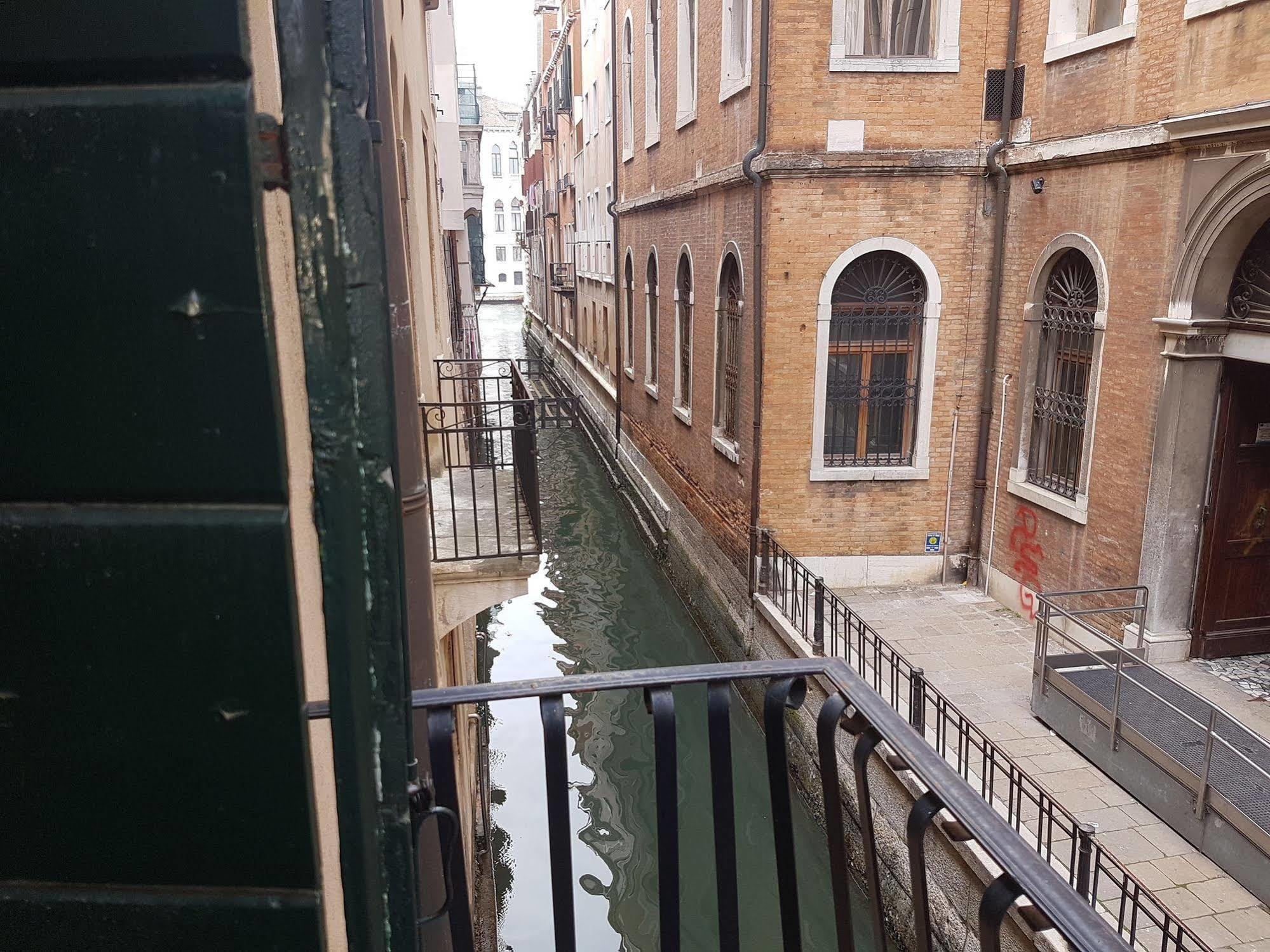Double or Twin Room Canal View
