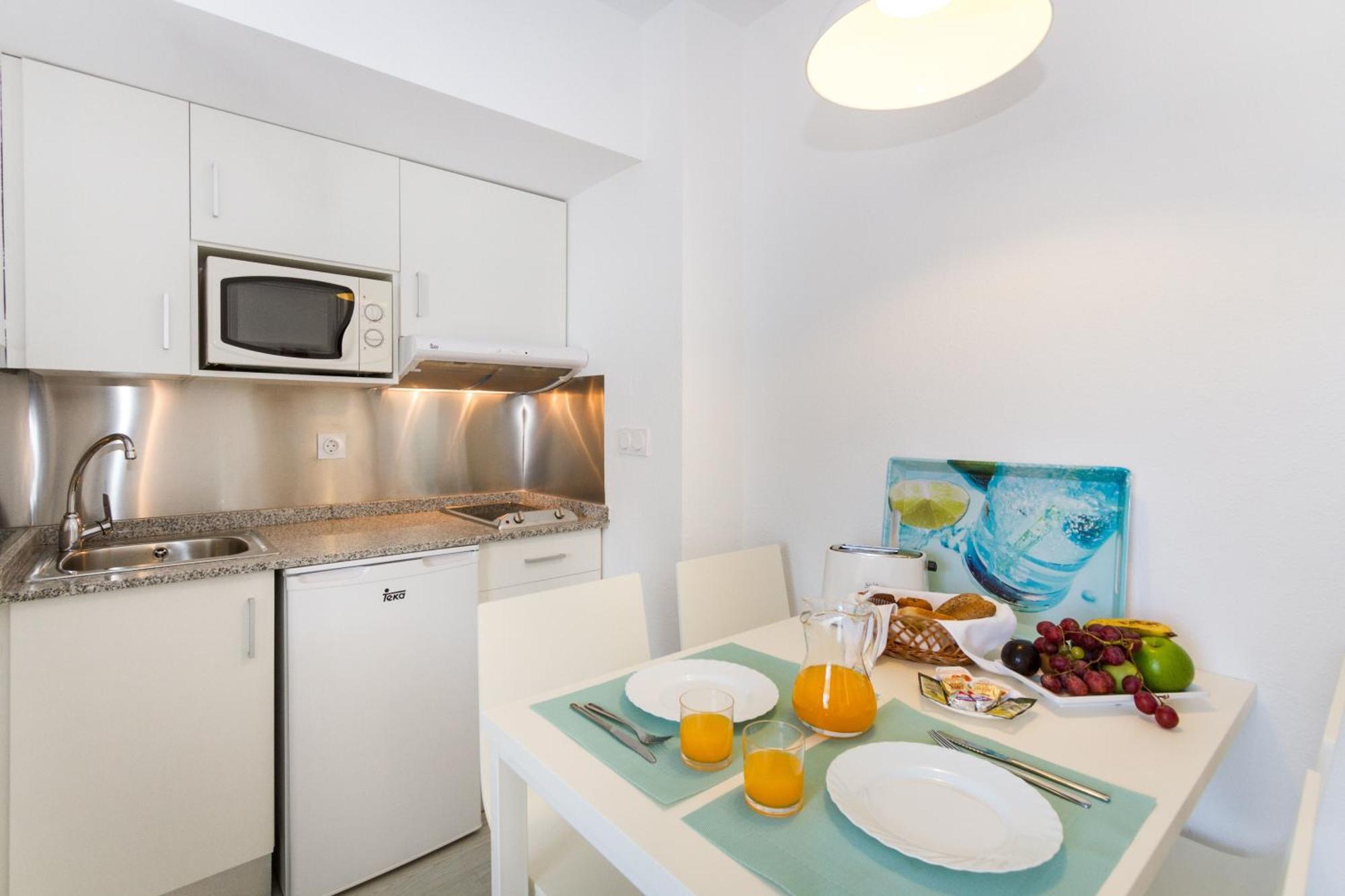 One Bedroom Apartment