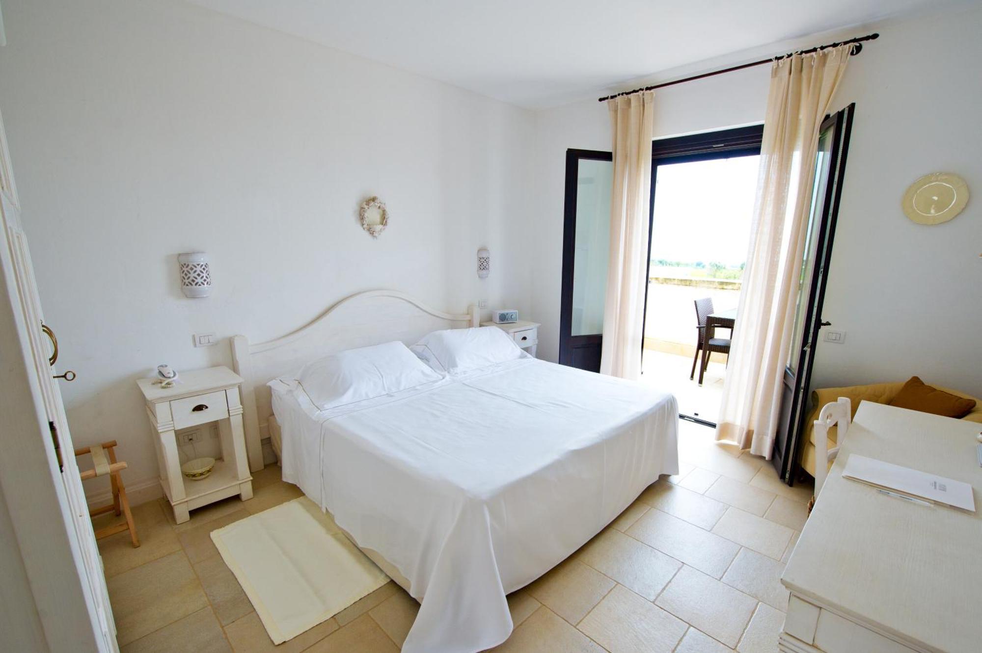 Deluxe Queen or Twin Room