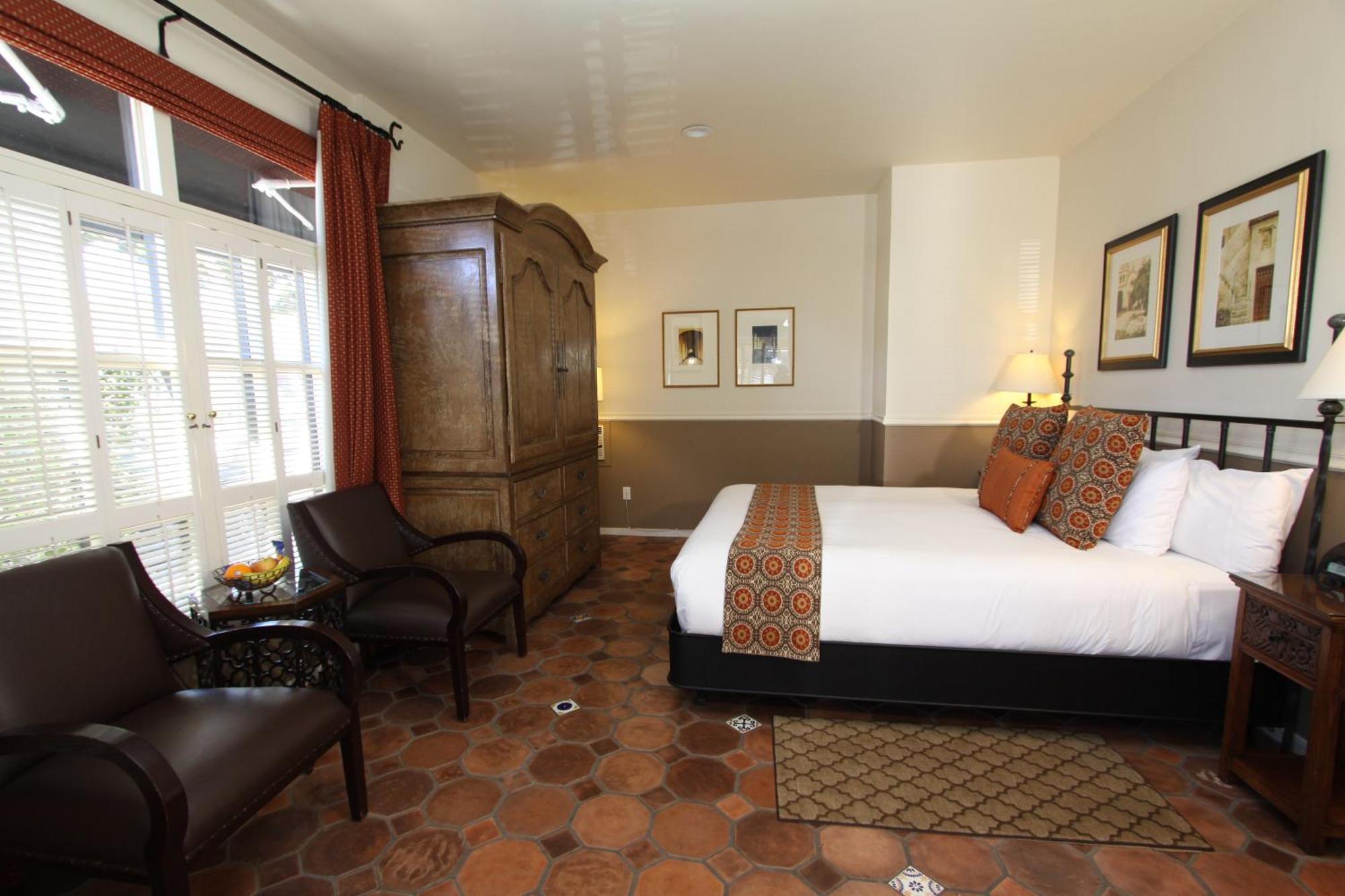 Deluxe King Room