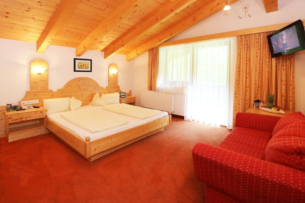 One-Bedroom Apartment with Balcony,68493380:JPEG