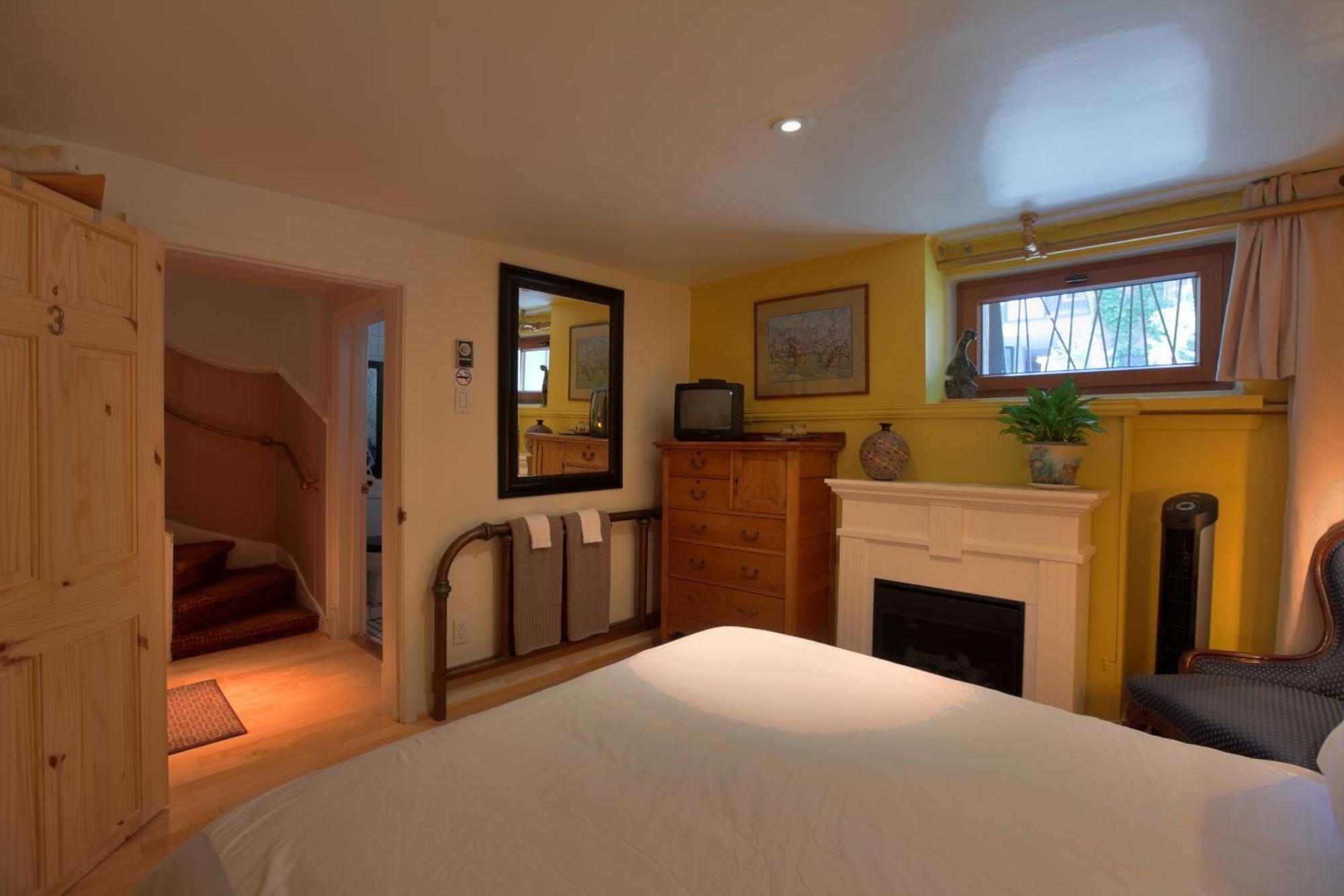 Queen Room