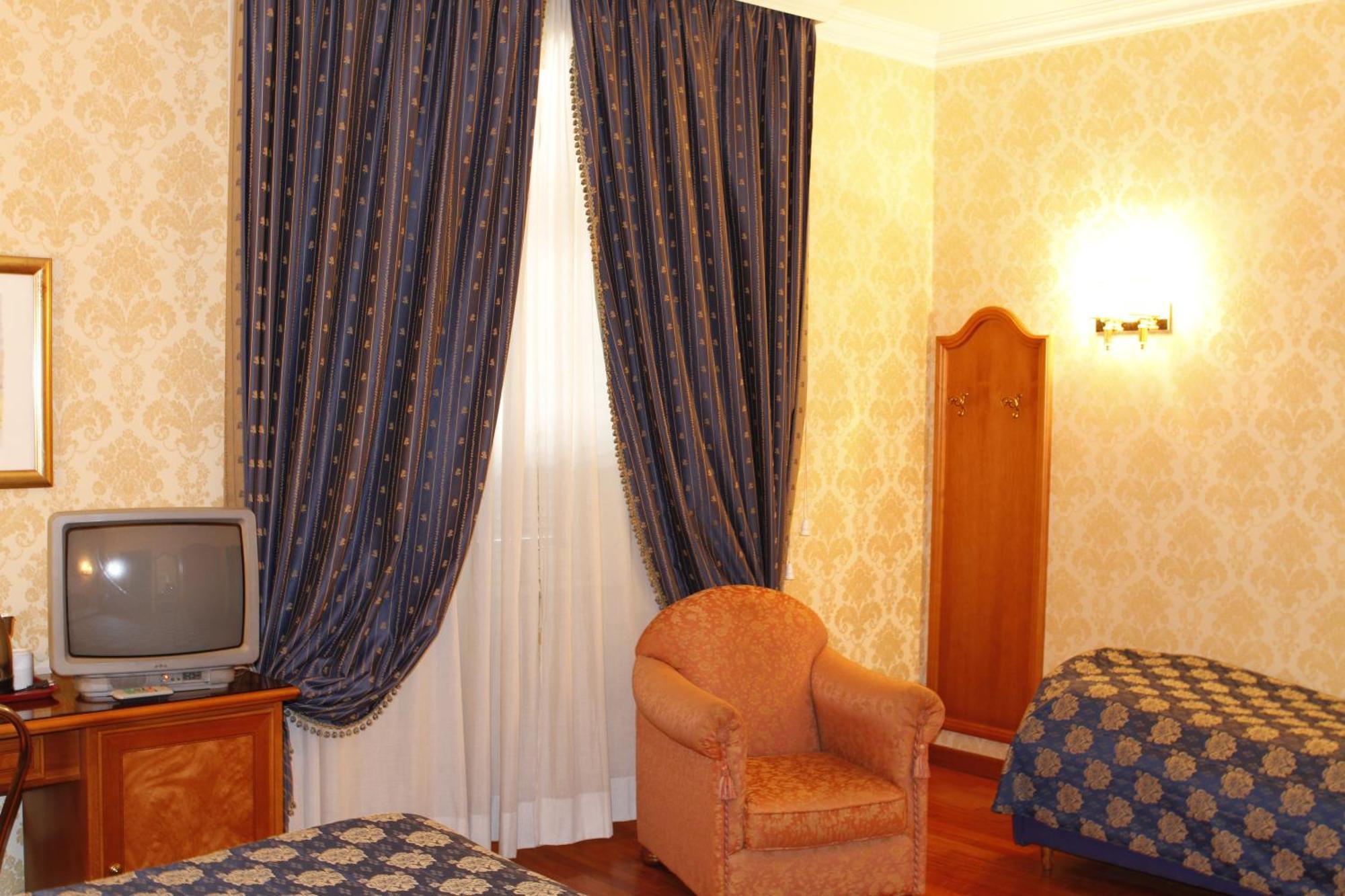 Quarto Duplo