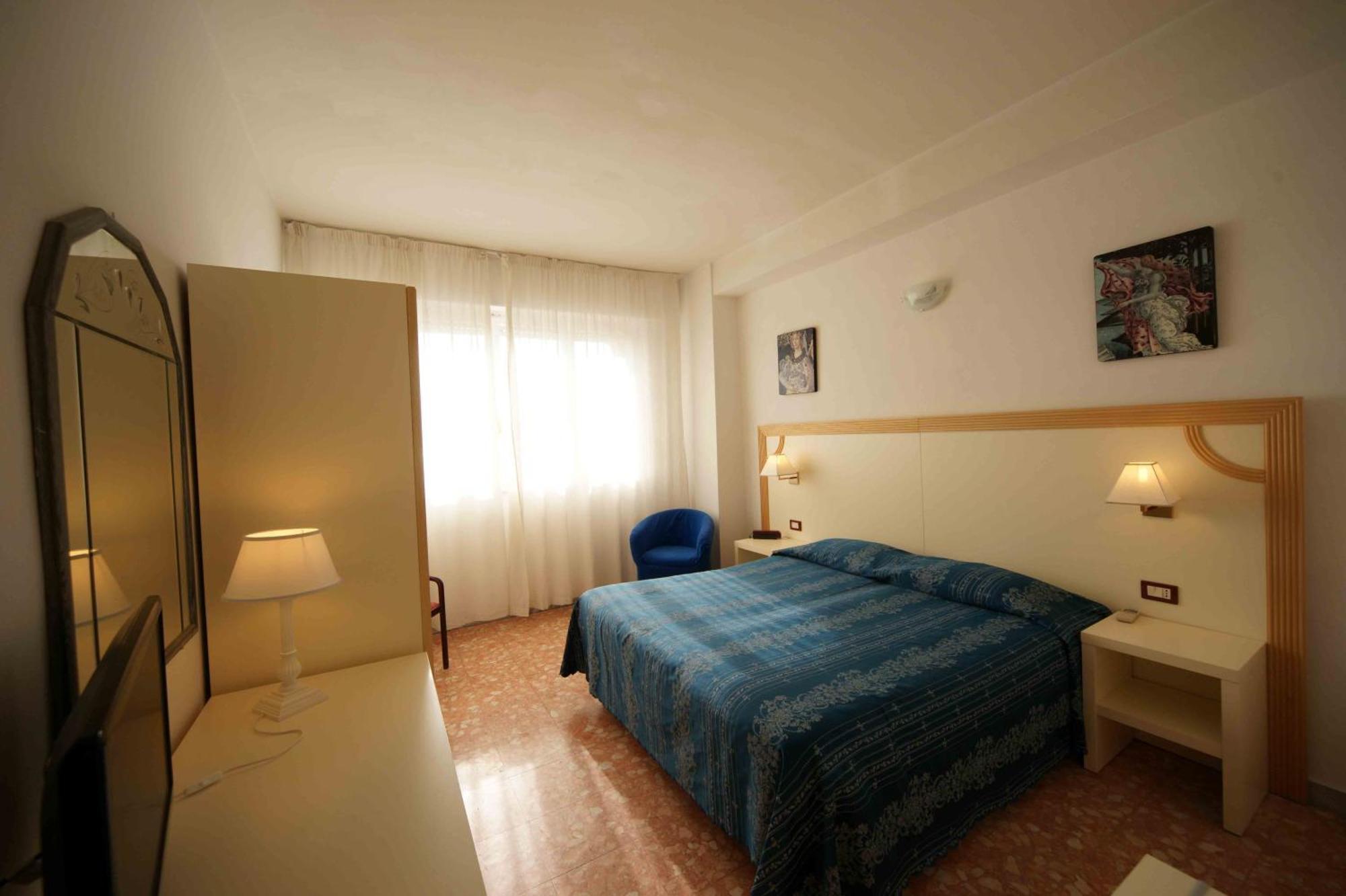 Double or Twin Room Sea View