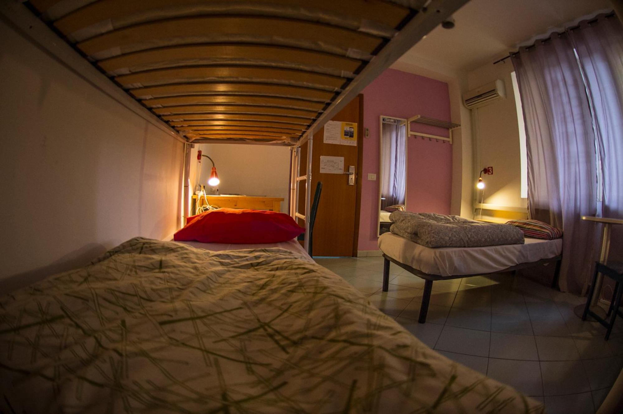 Bed 8-Bed Mixed Dormitory Room