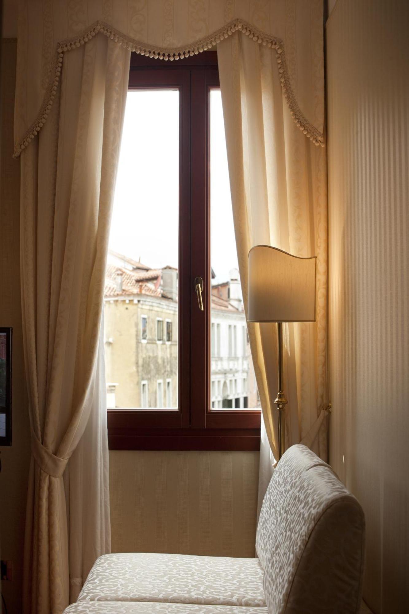 Deluxe Double Room Canal View