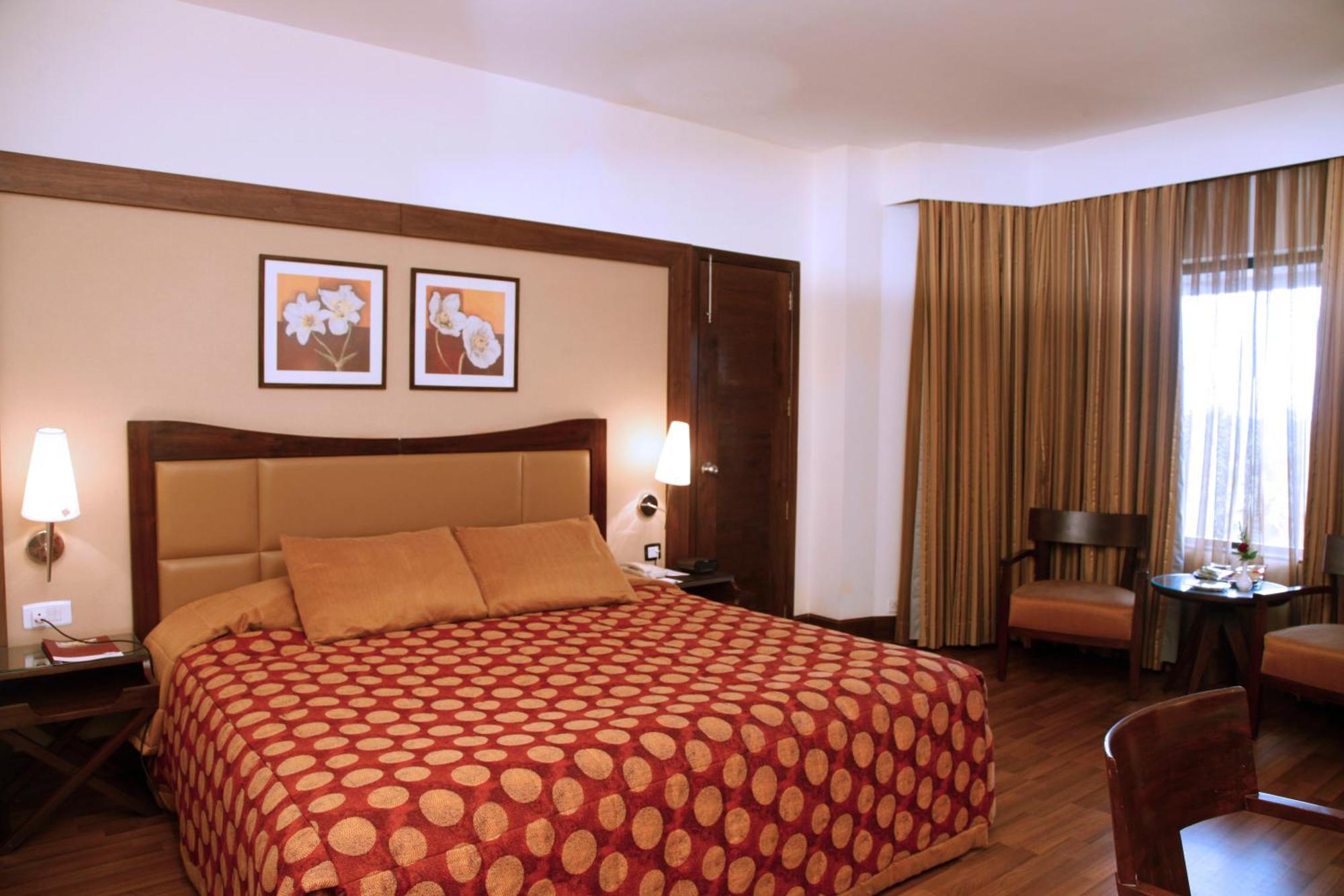 Palm View Deluxe Room King Bed
