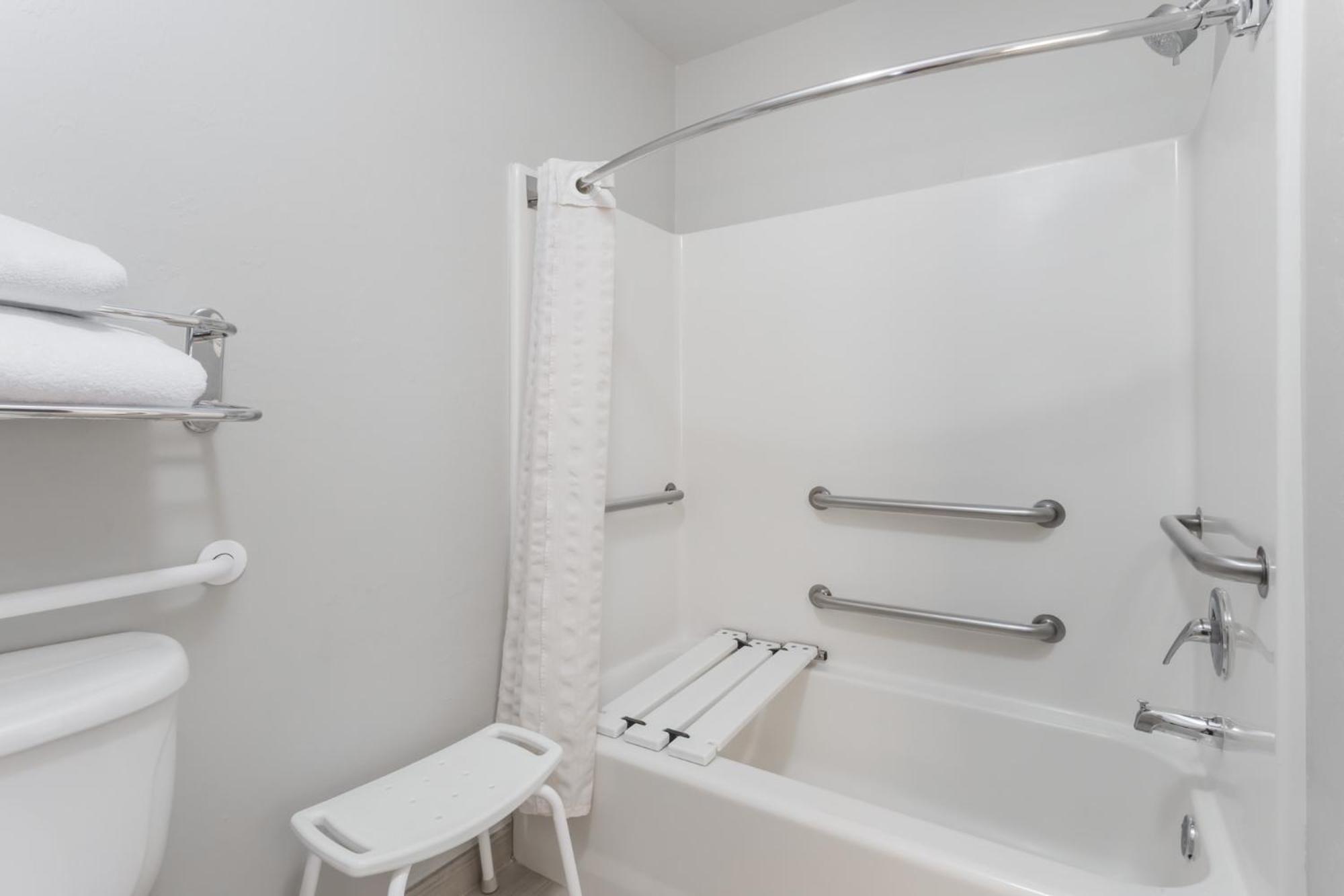 King Room with One King Bed and Bathtub with Grab Bars - Pool View - Accessible - Non-Smoking,1698881329:JPEG