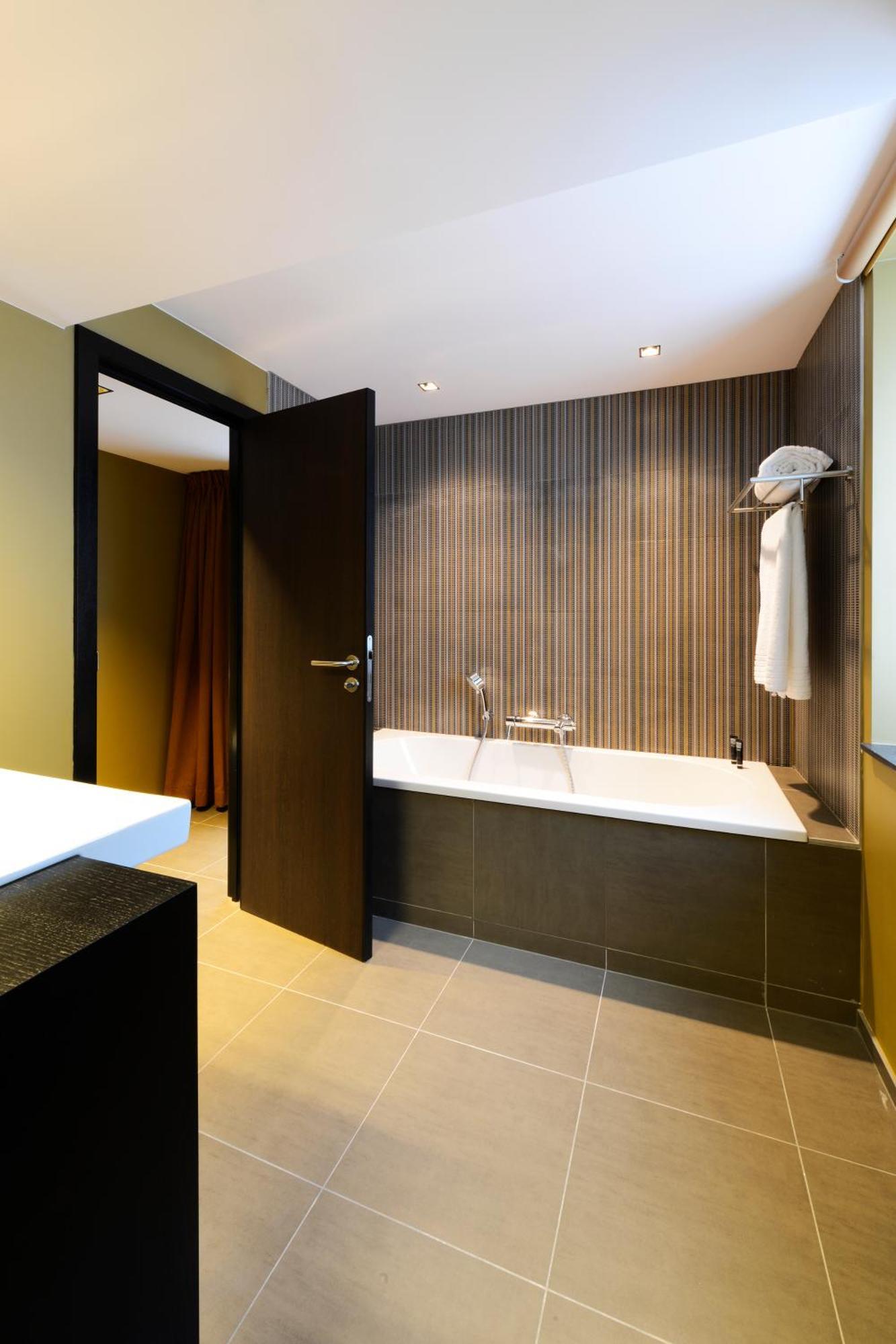 Deluxe Double Room Pool Side