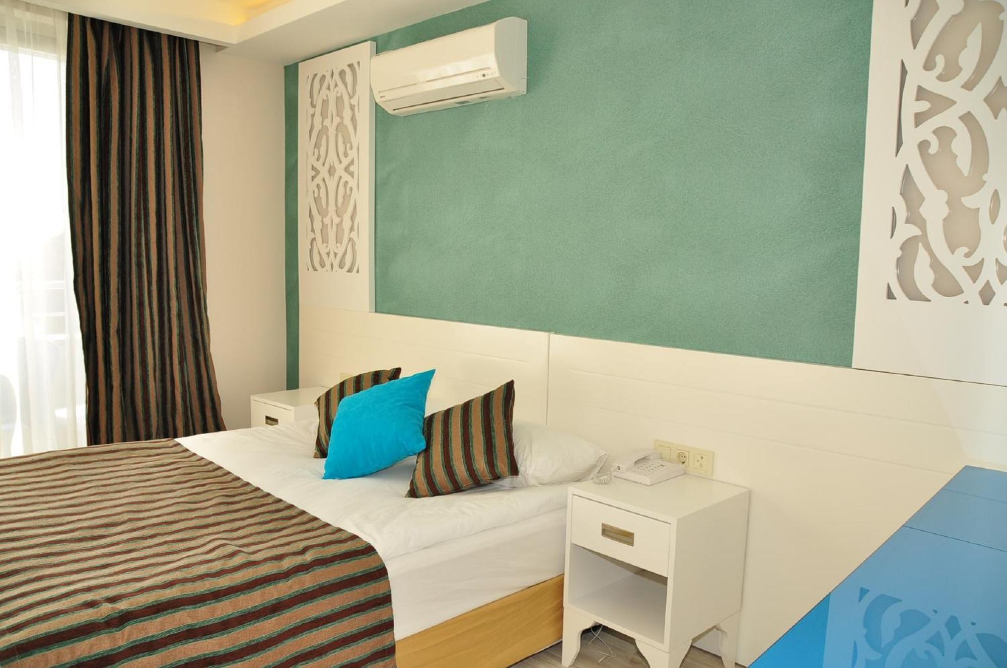 Standard Single Large Bed Room