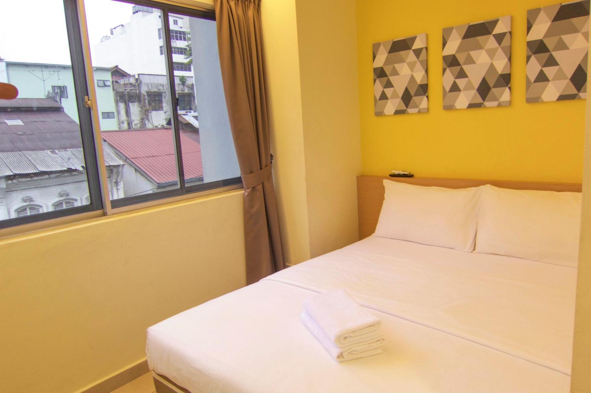 Mini Double Room Windows