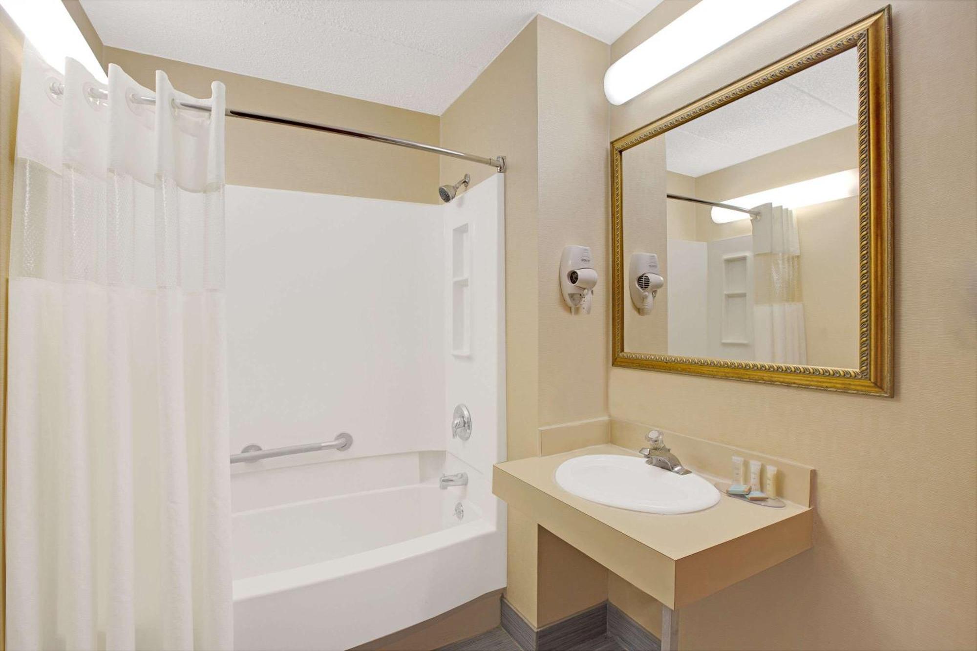 Habitación Doble Deluxe con 2 camas dobles - No fumadores