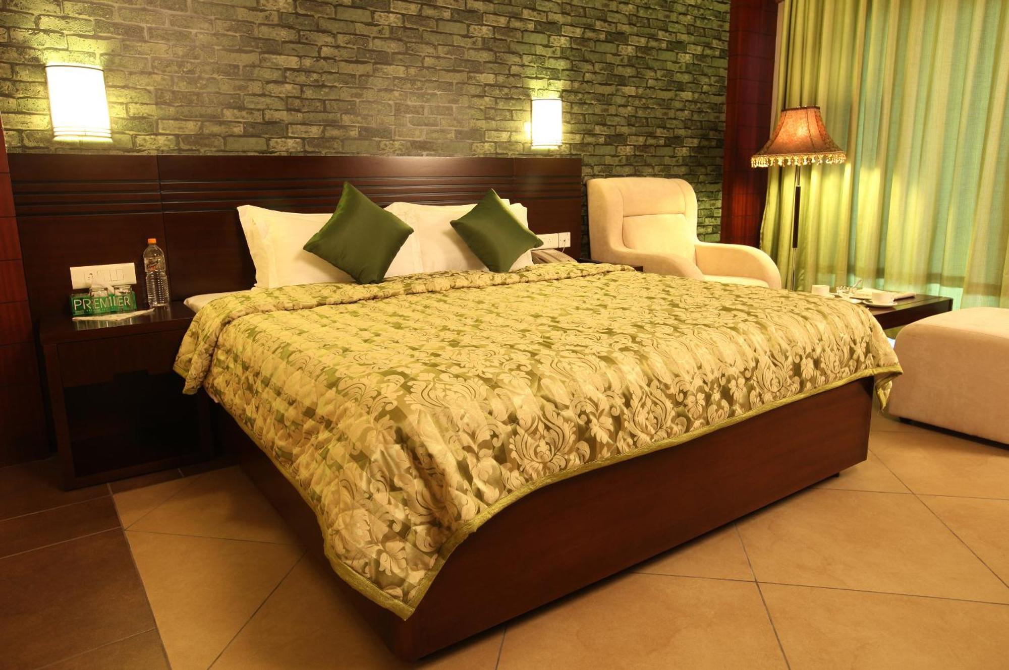 Premium Double Room With Lake View,693584556:JPEG