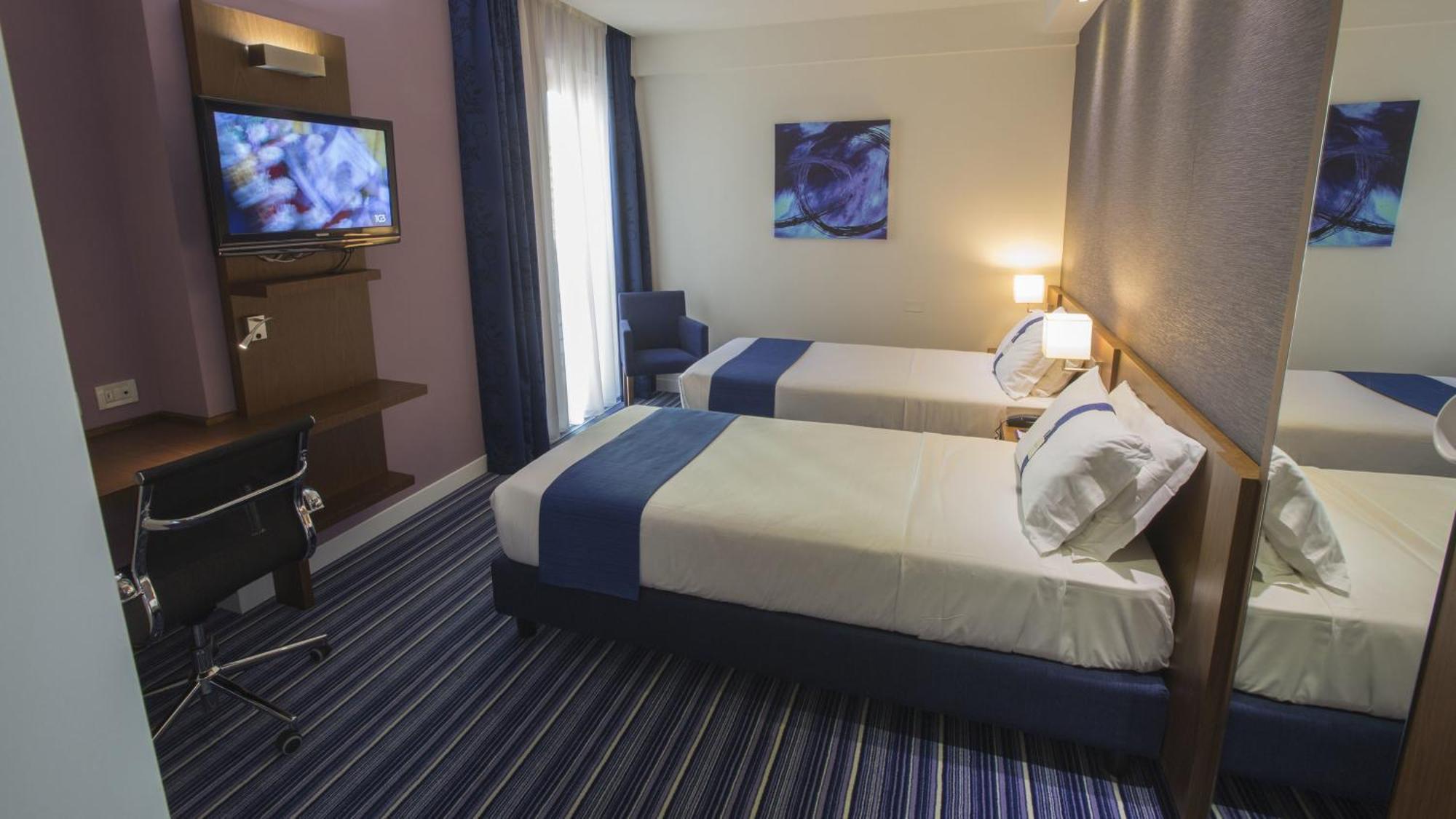 Quarto Standard com Cama de Casal ou 2 de Solteiro