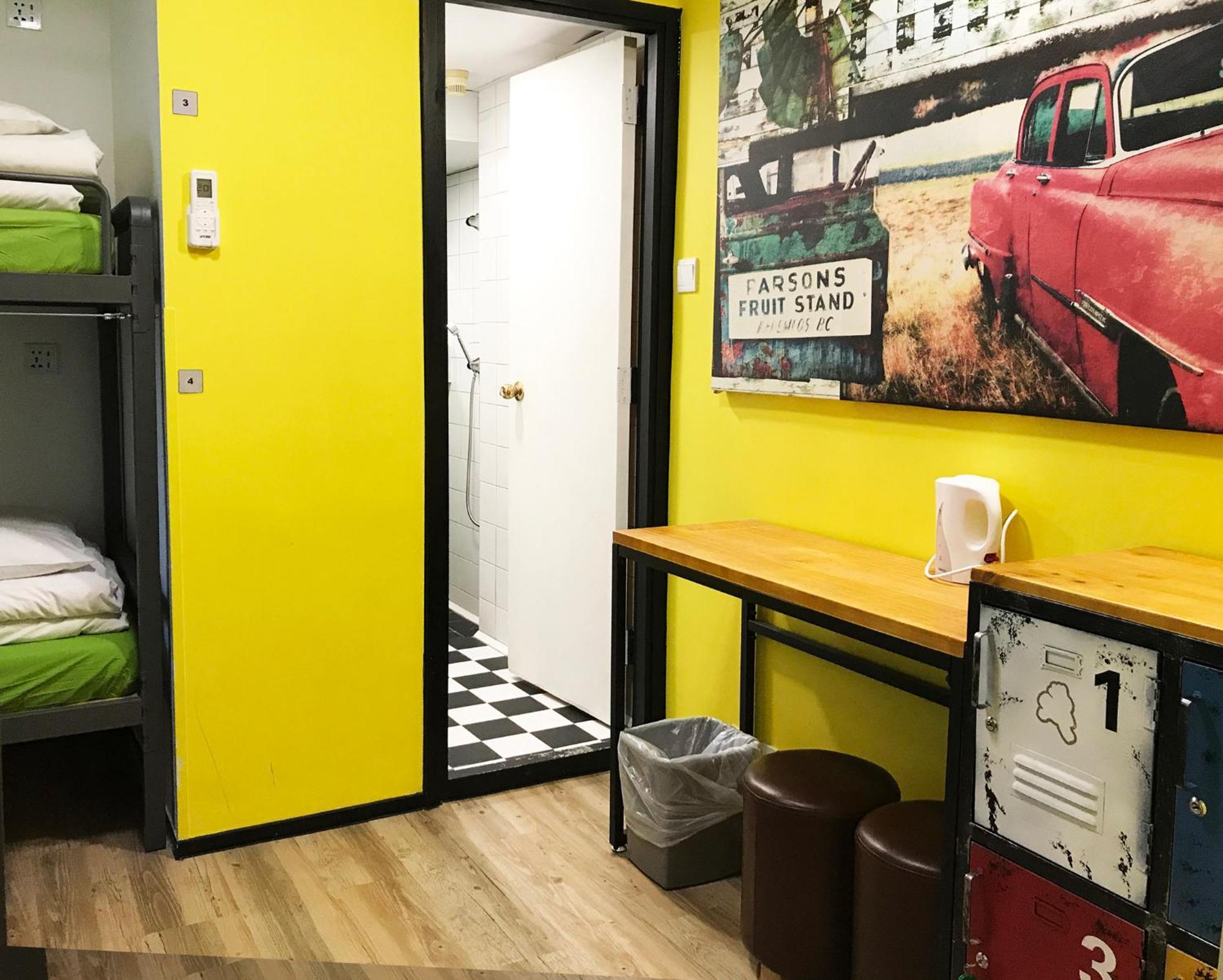 Chambre Quadruple avec Lits Superposés et Salle de Bains Privative