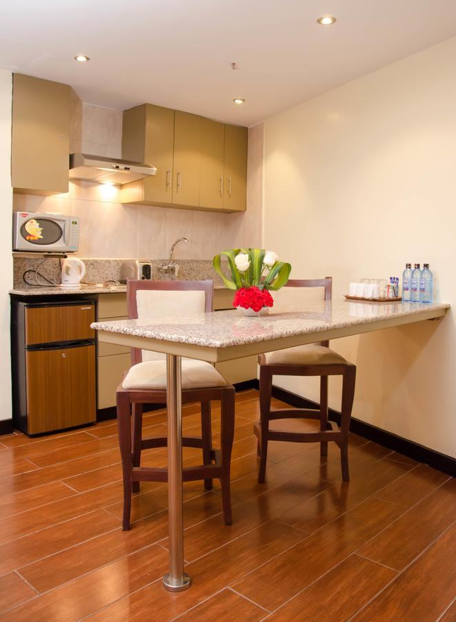 King Suite Kitchenette