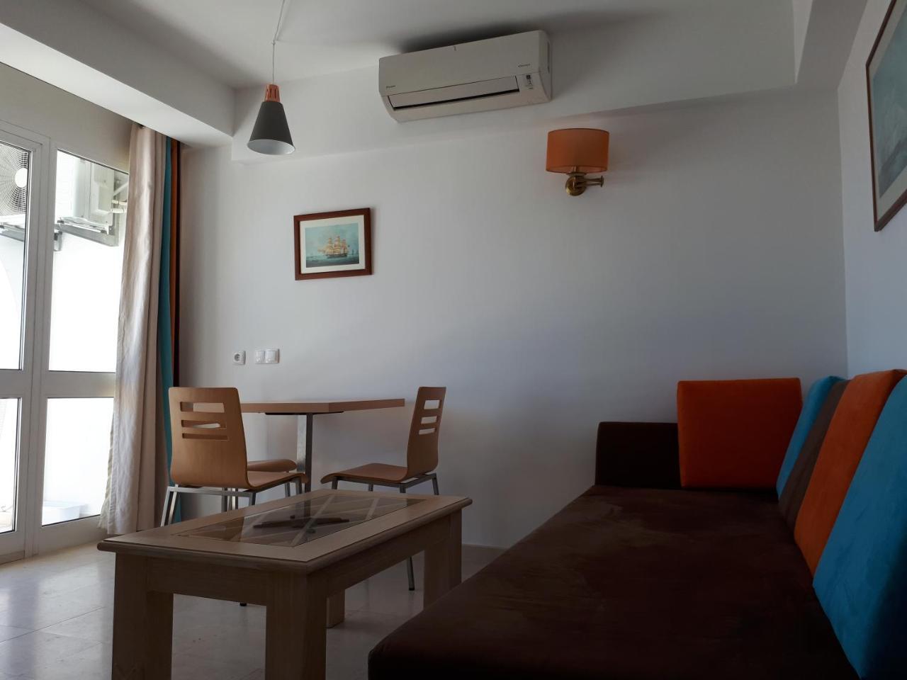 Studio Apartment Sea View,695471511:JPEG