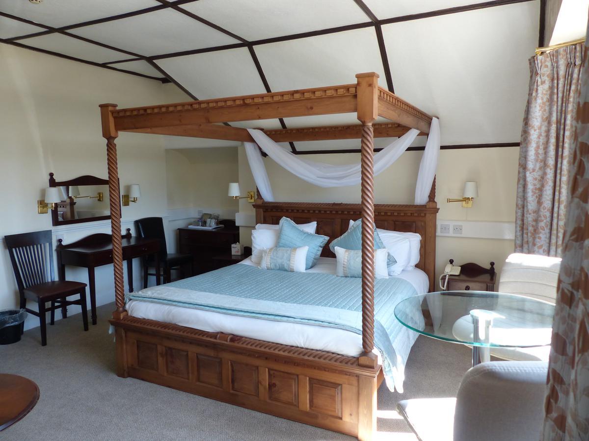 Habitación Doble con 1 cama con dosel