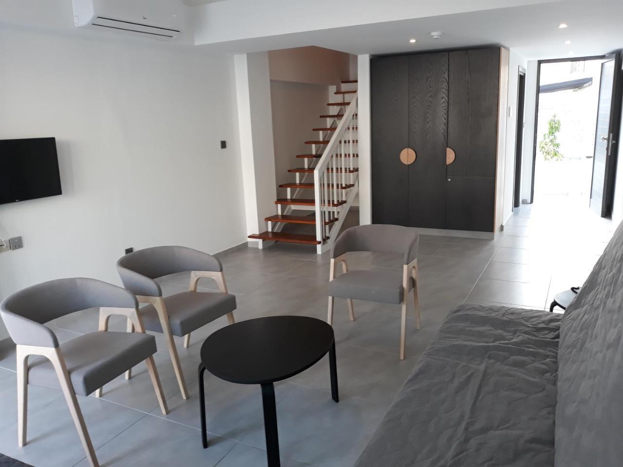 Loft Suite Inland View Split Level