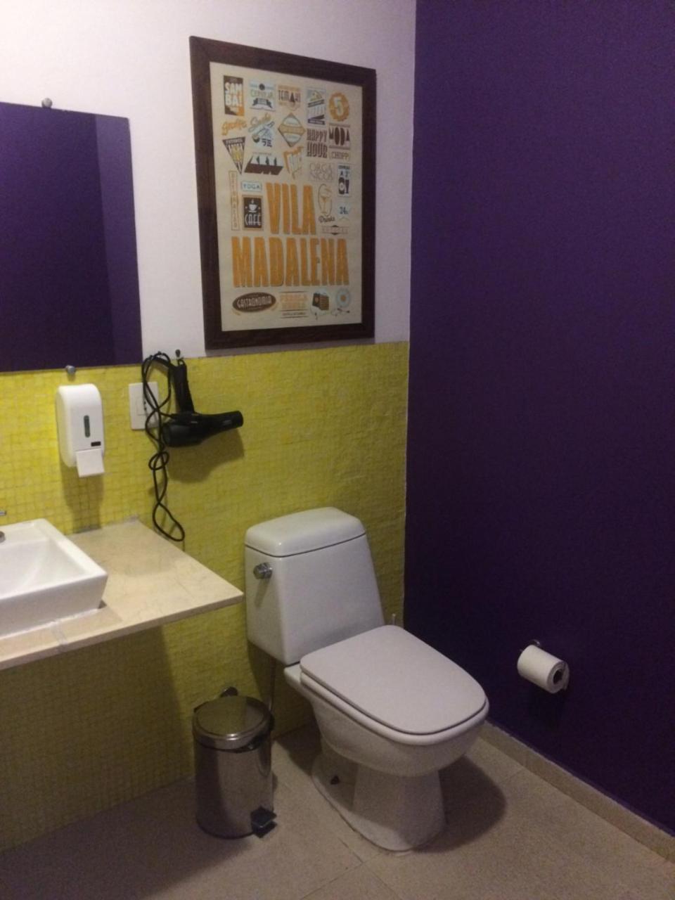 Quarto Duplo Standard com Banheiro Compartilhado