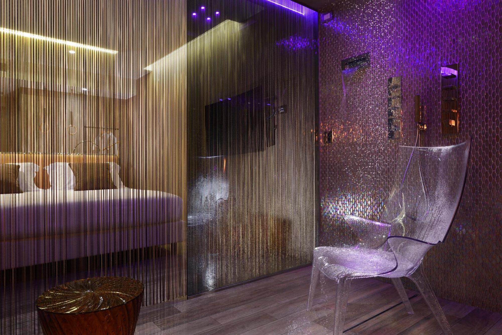 Suite Junior con ducha de hidromasaje