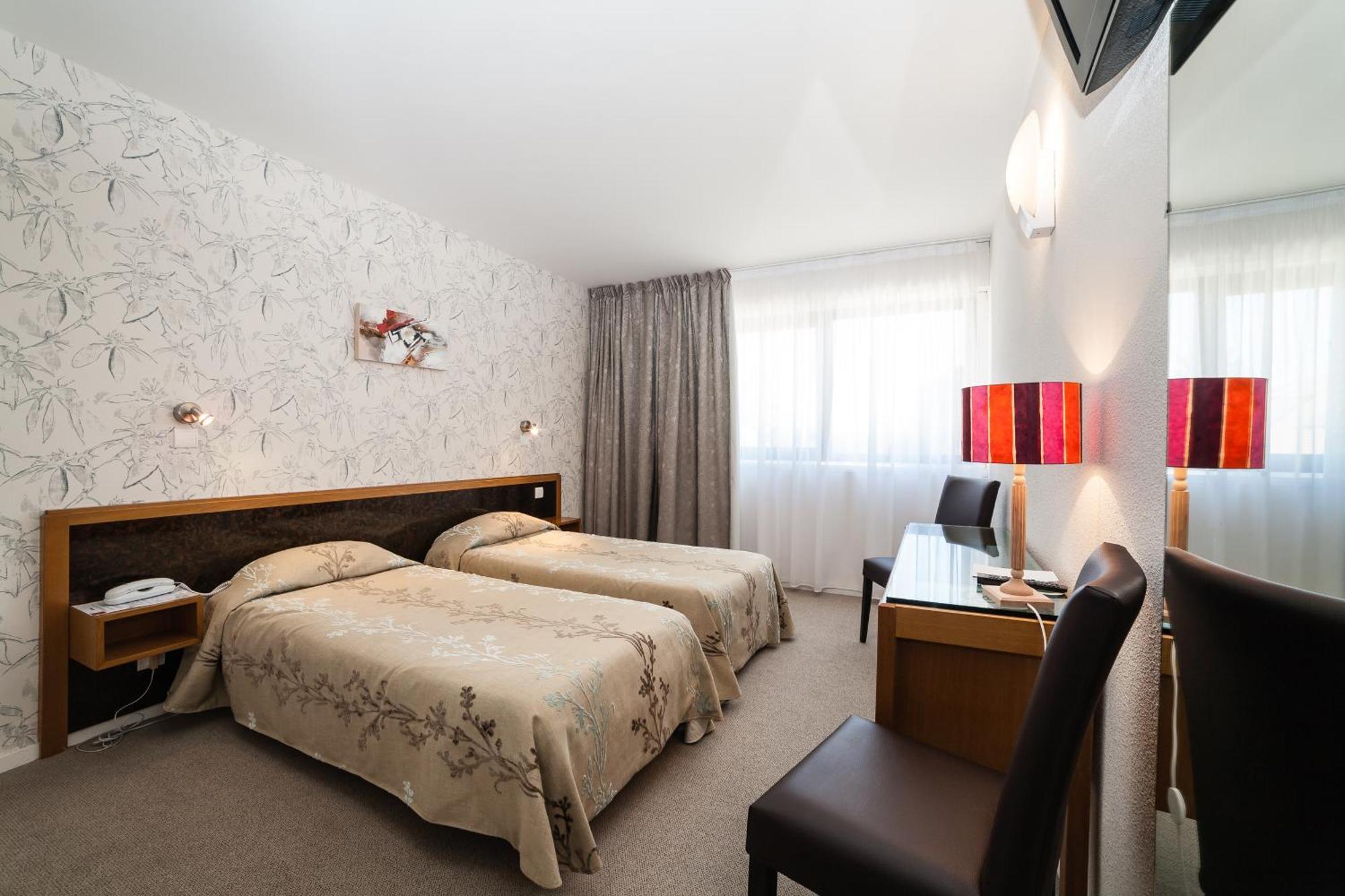 Economy Twin Room with Shower