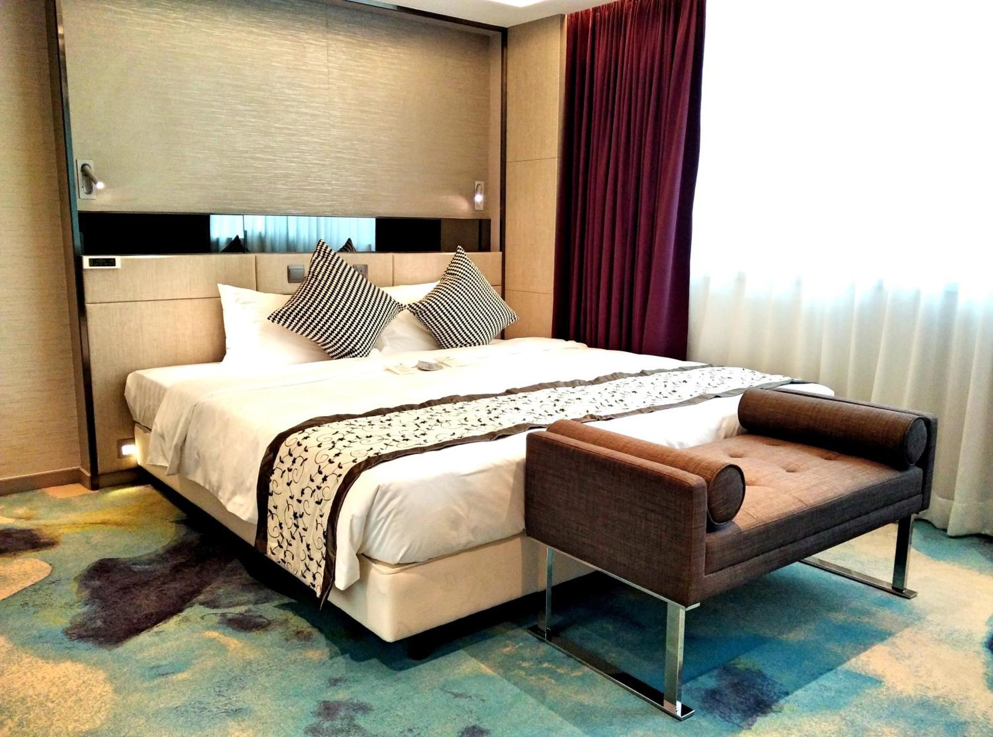 Suite King Signature