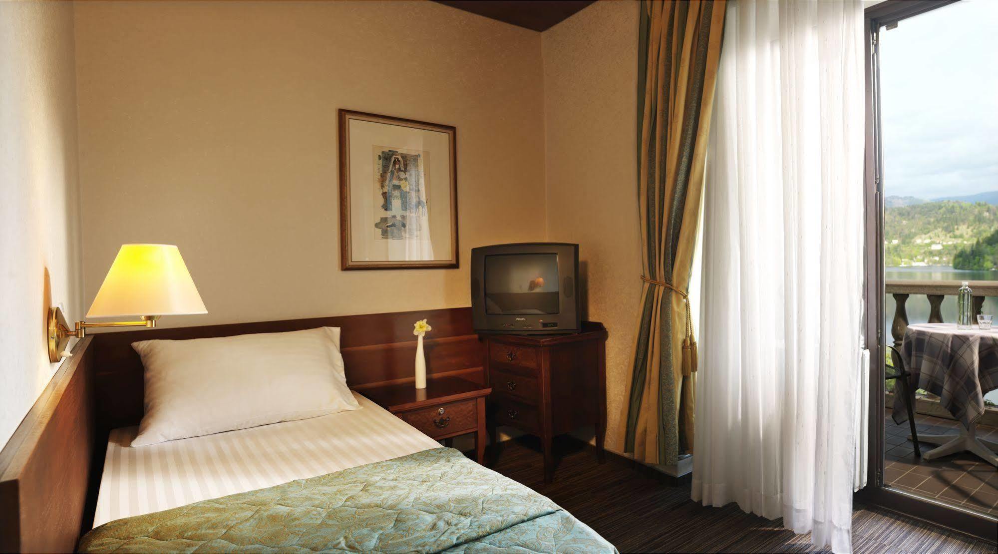 Single Room Lake View