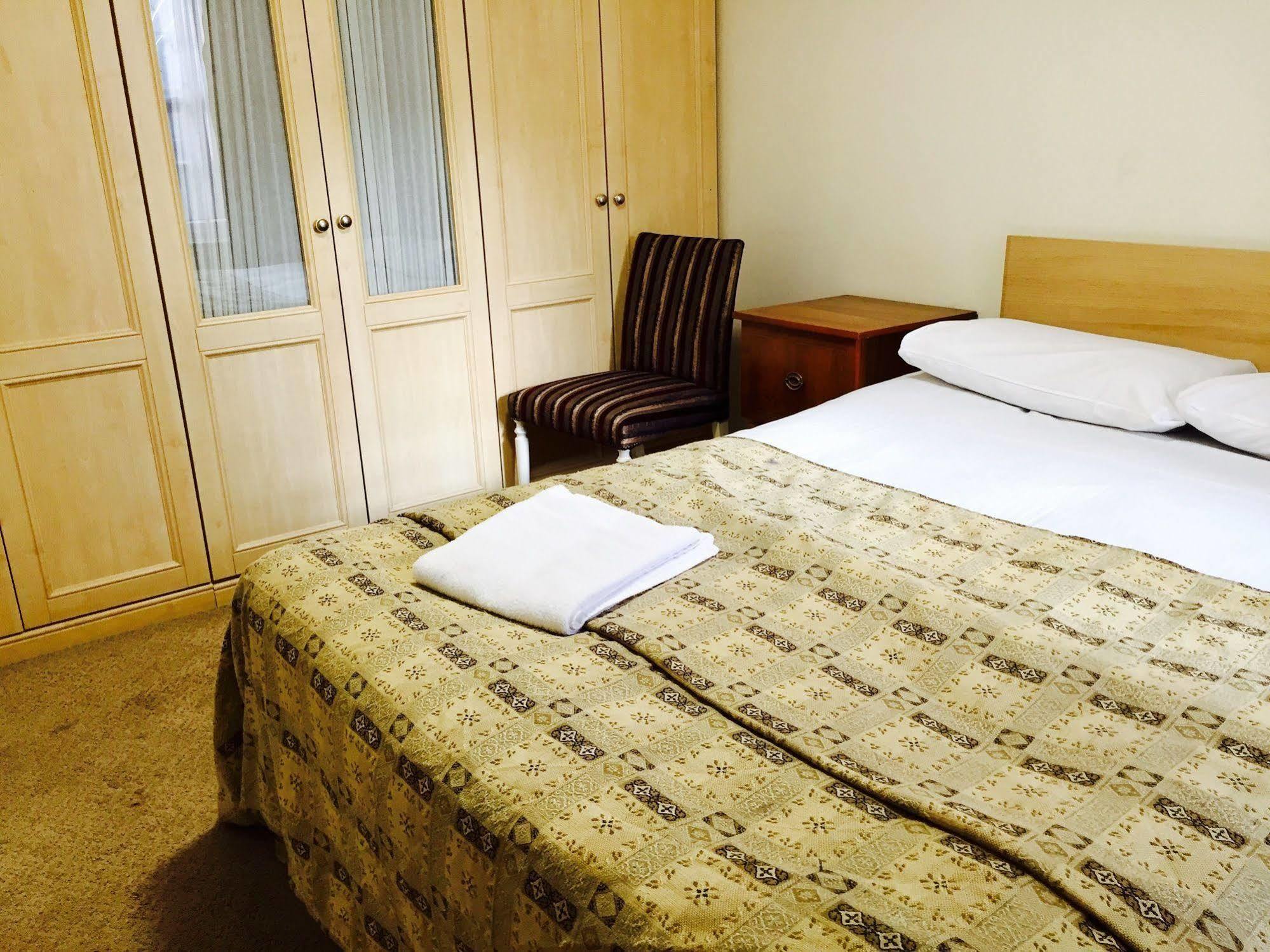 Chambre Double avec Salle de Bains Commune