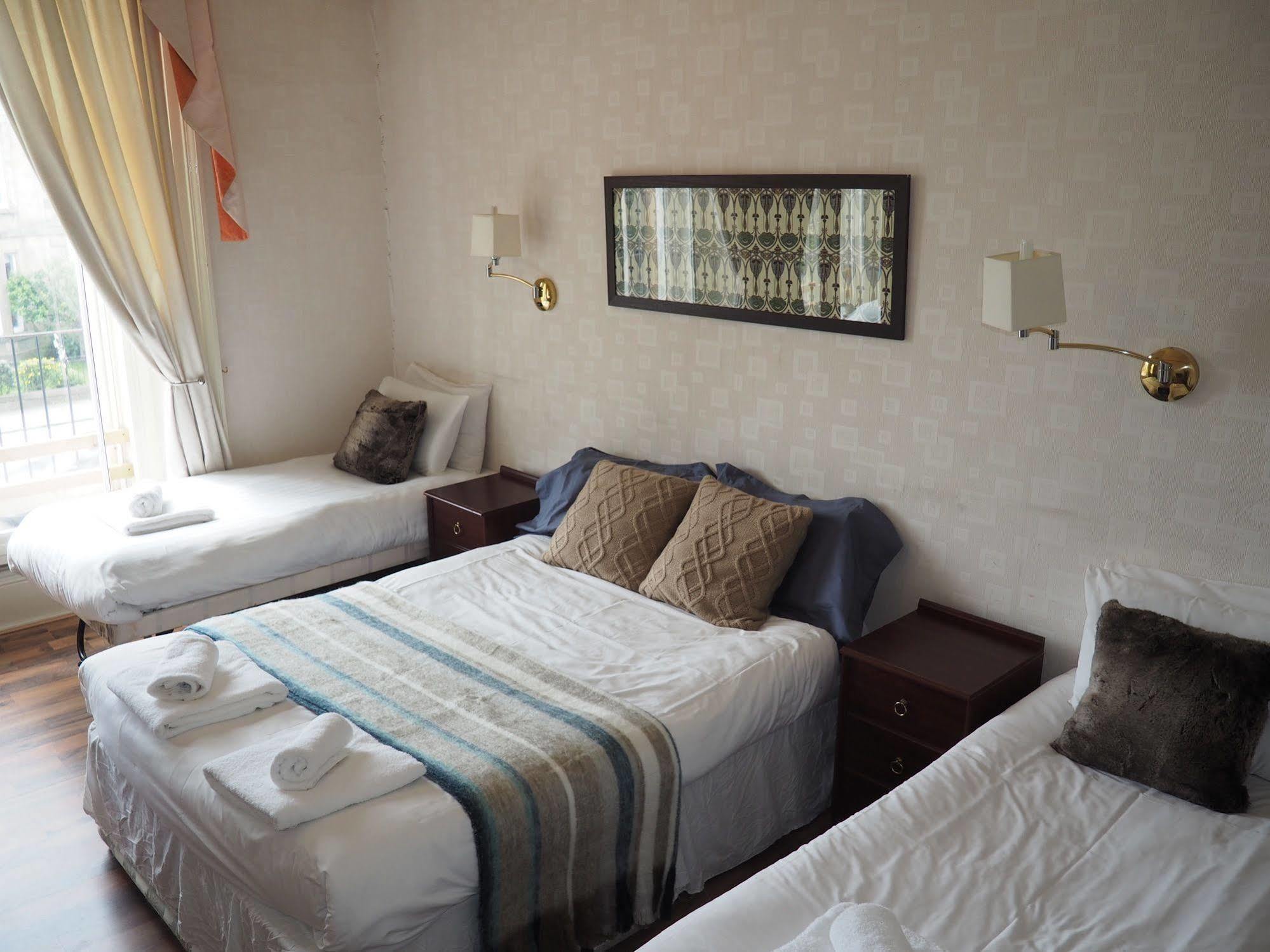 Quarto Família (4 Adultos)