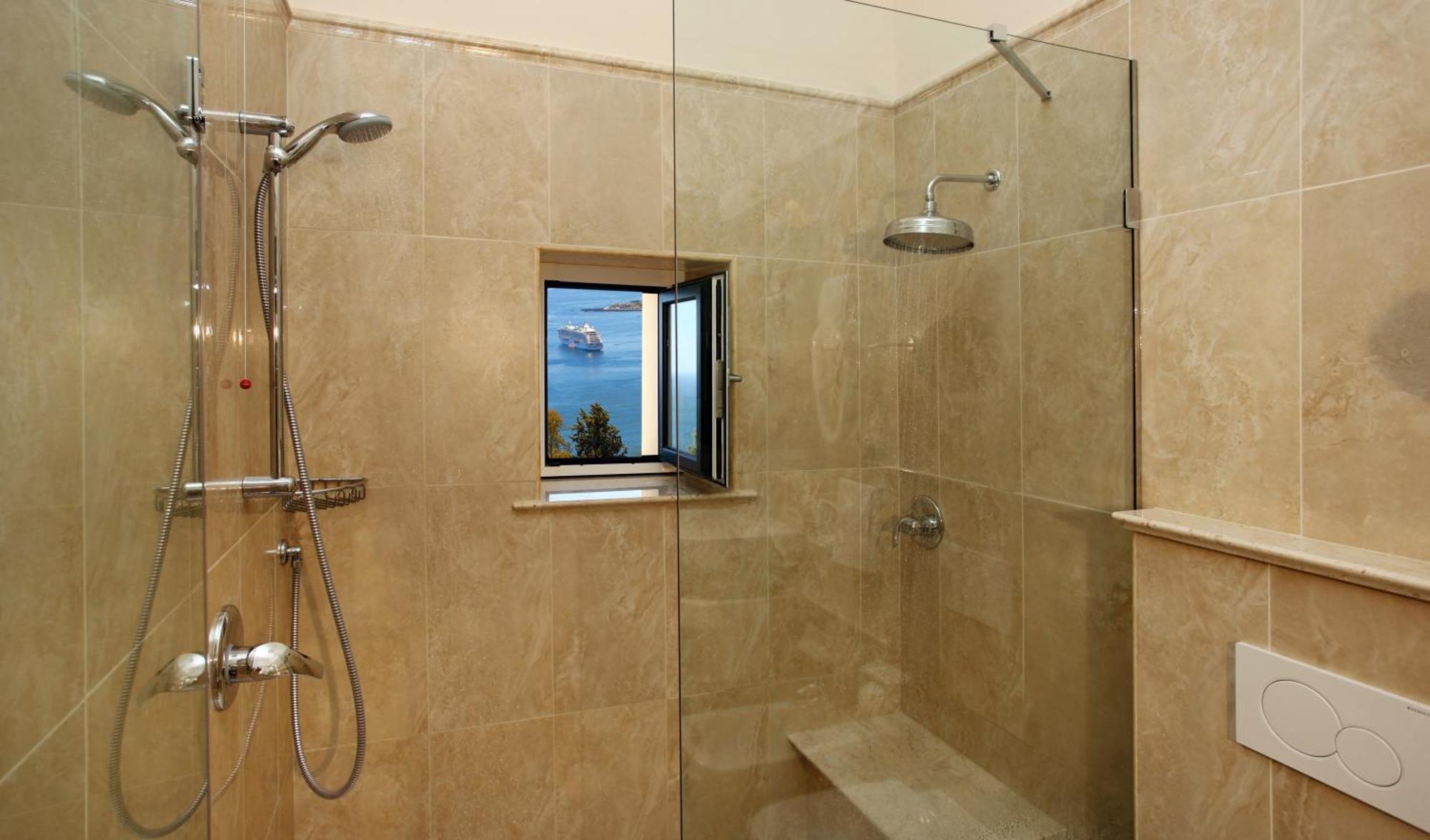 Double or Twin Room Sea View