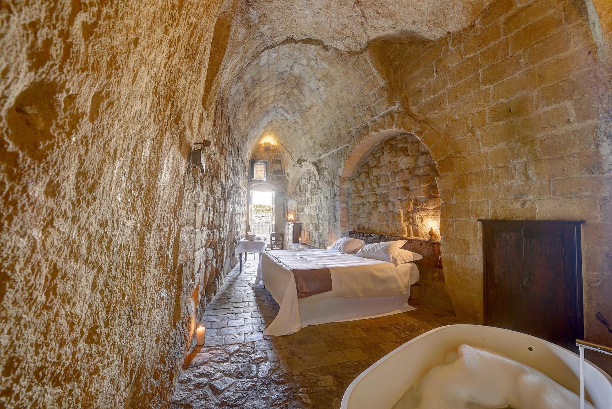 Classic Room Cave