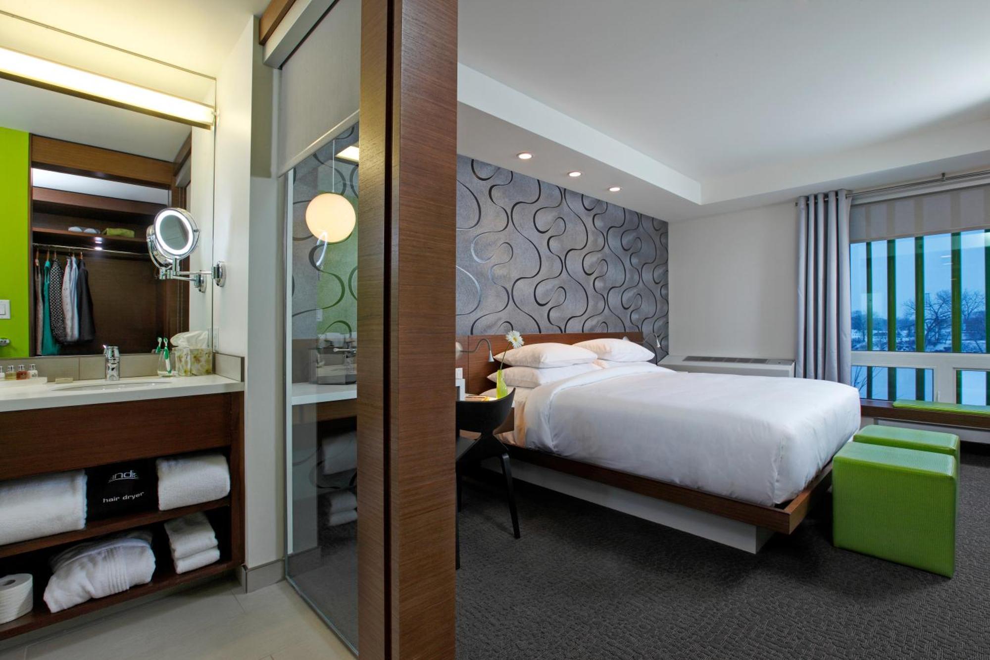 King Room River View Main Floor